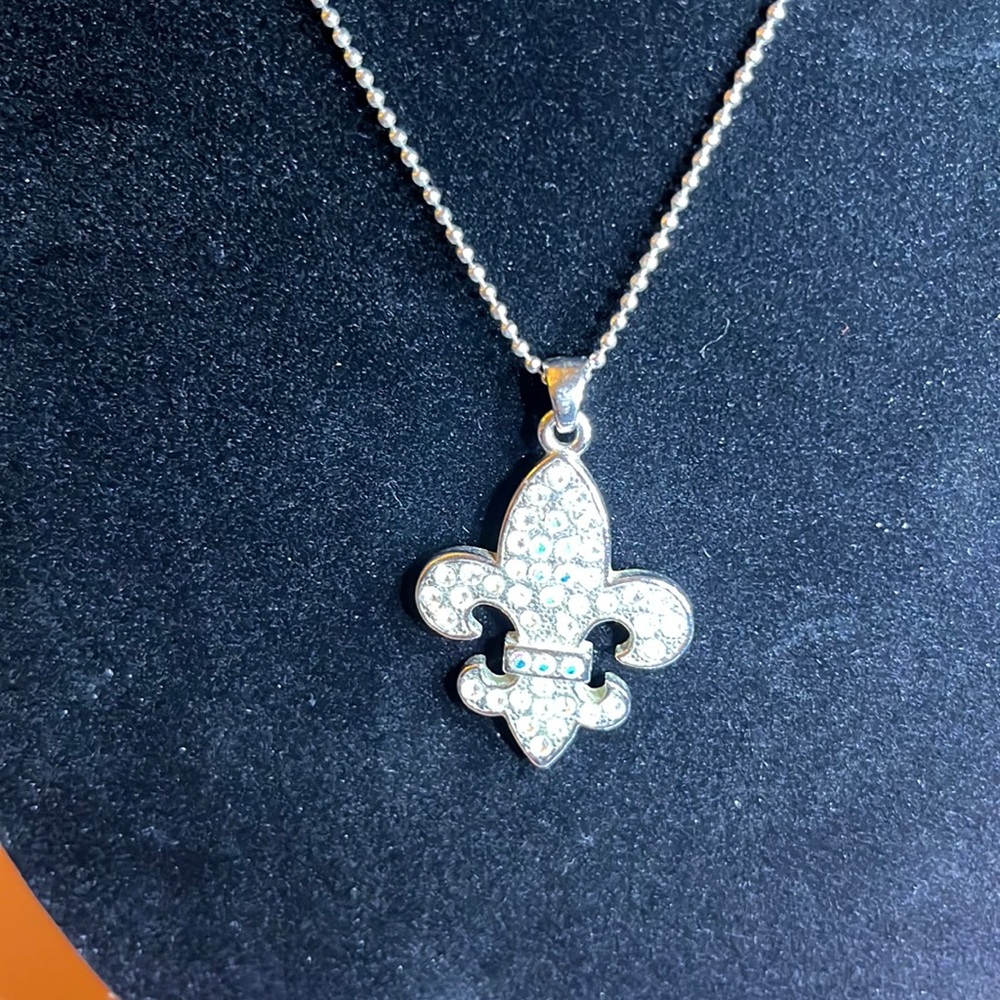 fleur de lis necklace with marcasites